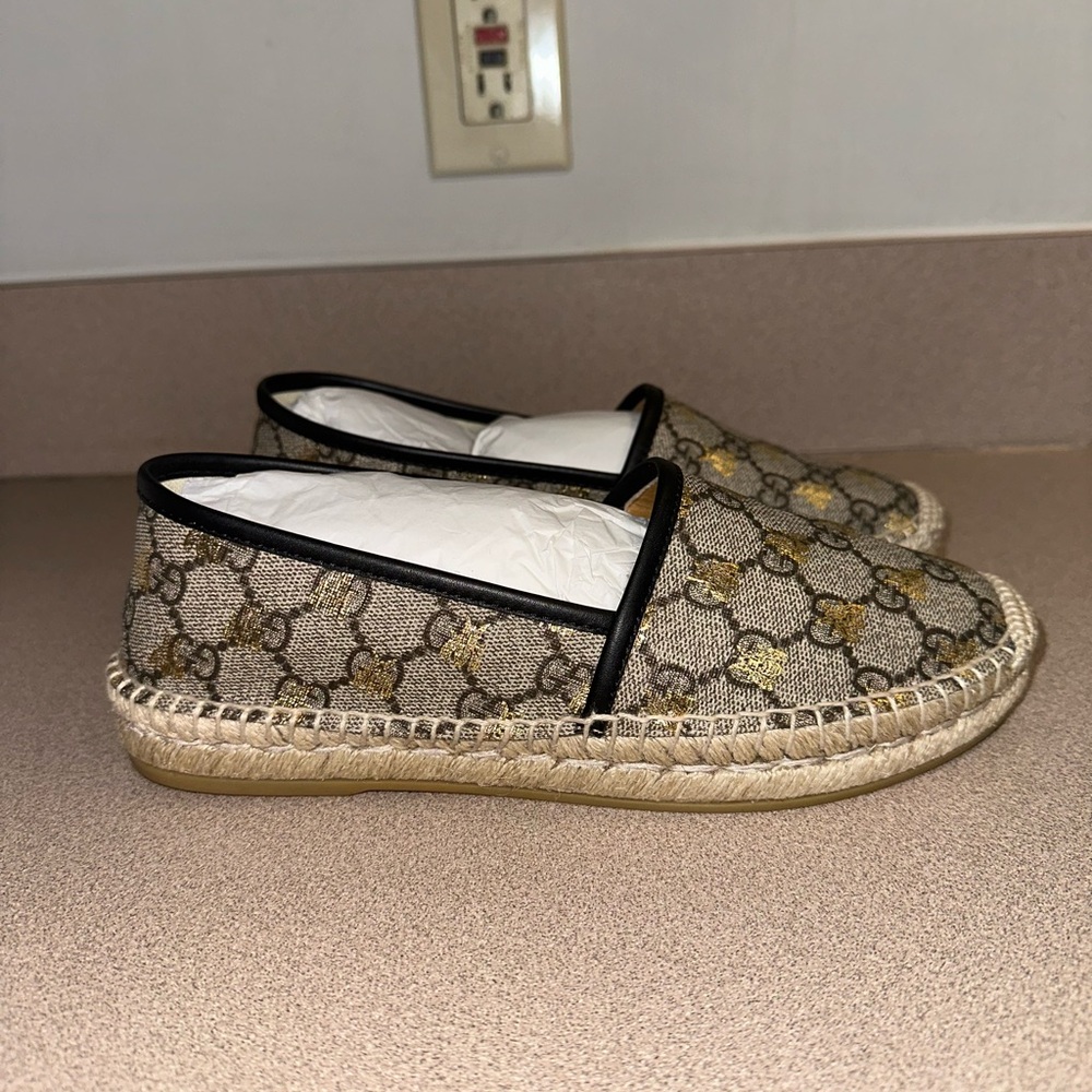 Gucci Beige and Gold Patterned Espadrilles - Picture 2 of 6
